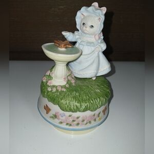 Adorable Cat With Bird And Bird Fountain Music Box Works
